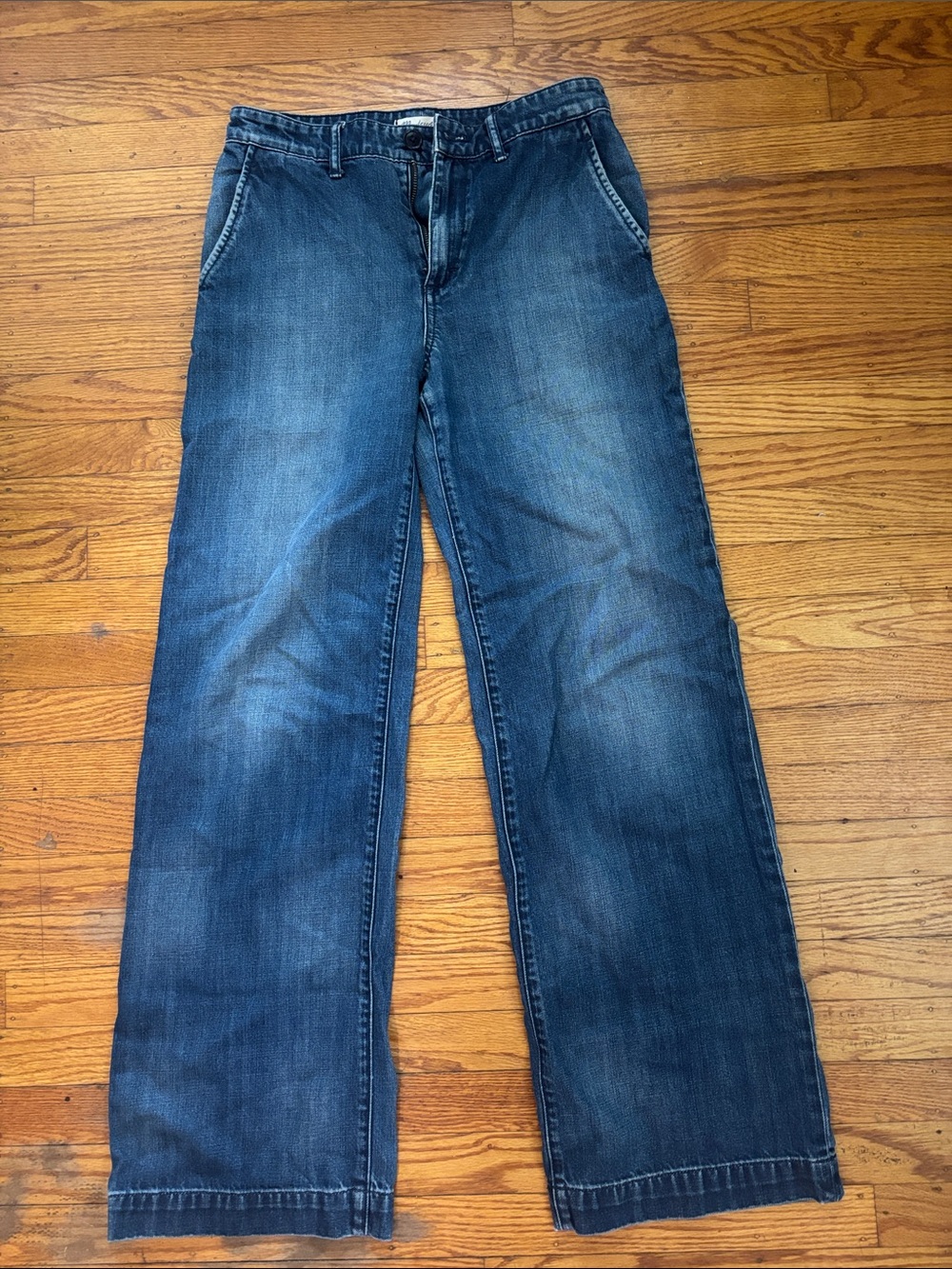 Madewell women’s wide leg jeans in Dark Blue